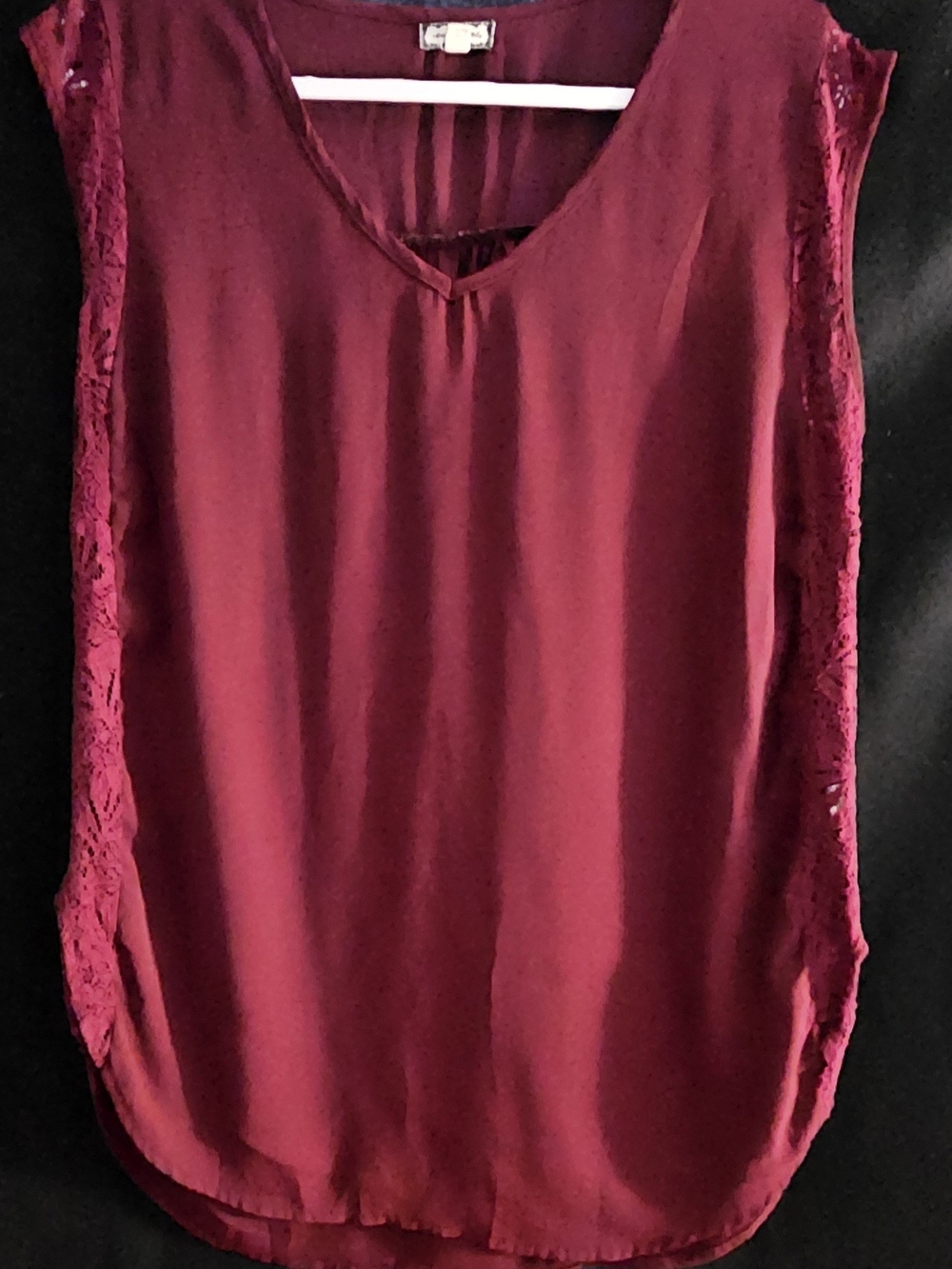 Women’s Maternity Sleeveless Lace-Trim Blouse - Burgundy (Sz. L)